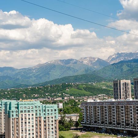 5 New Business-Class Apartments R-House Near Mega Almaty Exterior photo