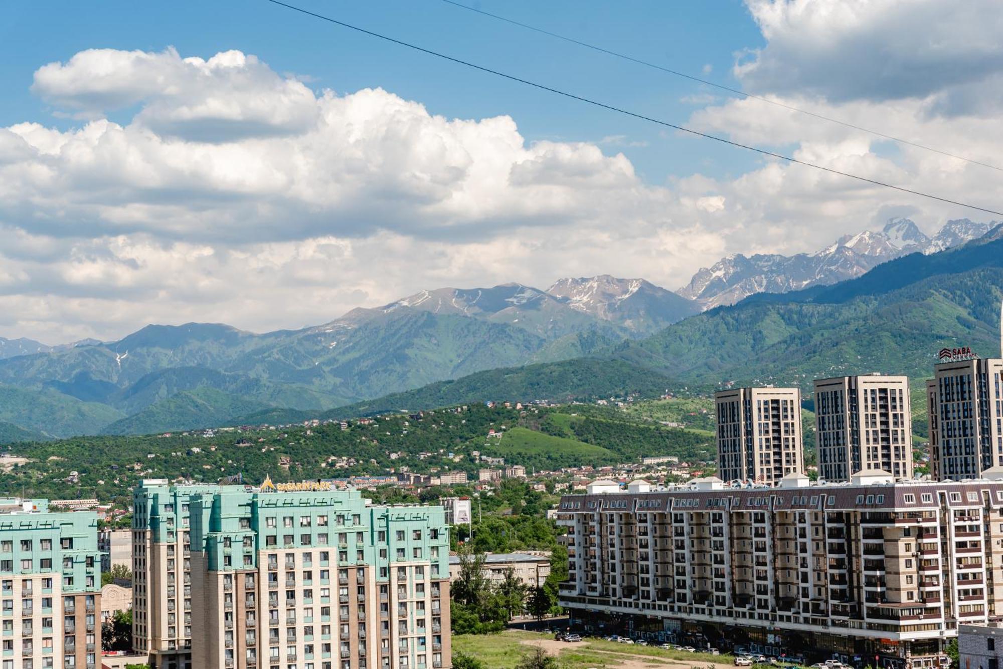 5 New Business-Class Apartments R-House Near Mega Almaty Exterior photo